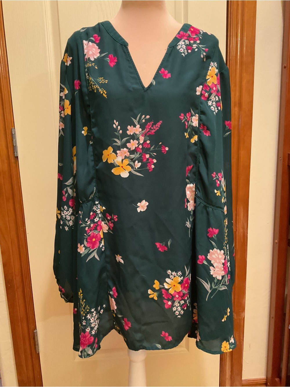 Old Navy Green Floral V-Neck Long Sleeve Tunic/Blouse 4X (30/32W)